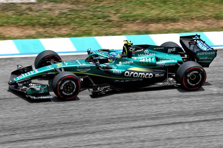 Fernando Alonso im ersten Training in Sepang