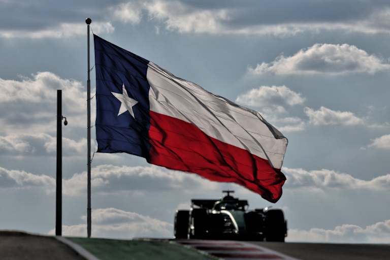 Beim USA-GP 2025: Die Texas-Flagge über dem Circuit of the Americas