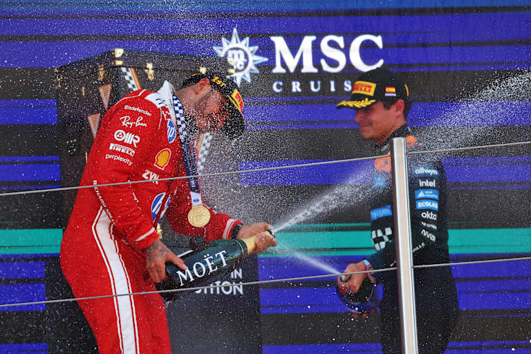 Lewis Hamilton und Lando Norris in Barcelona