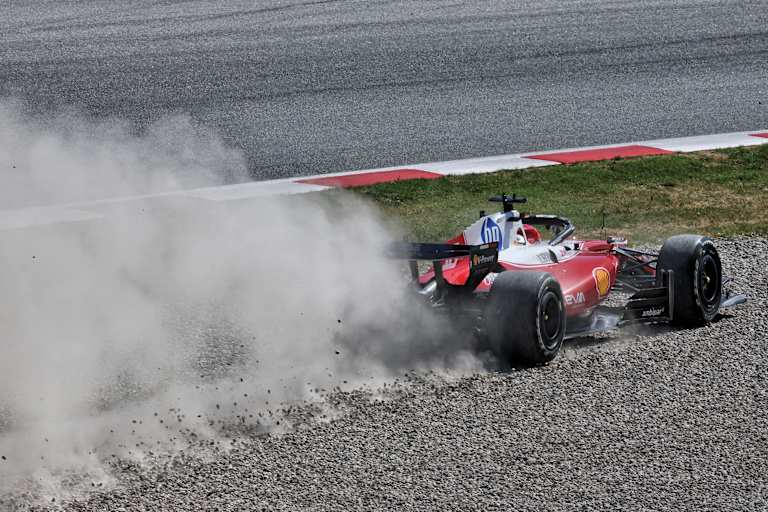 Charles Leclerc sah die Zielflagge in Barcelona nicht