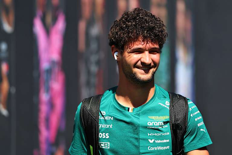 Jak Crawford darf wieder im AMR26 ausrücken