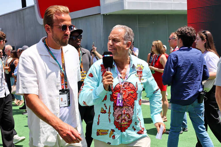 RTL-Reporter Kai Ebel mit Fußballspieler Harry Kane (England/FC Bayern)