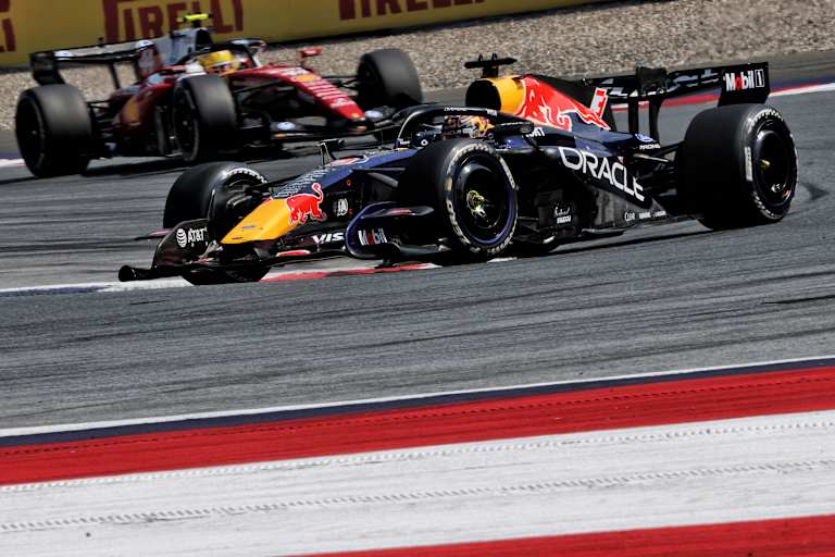 Max Verstappen vor Lewis Hamilton auf dem Red Bull Ring
