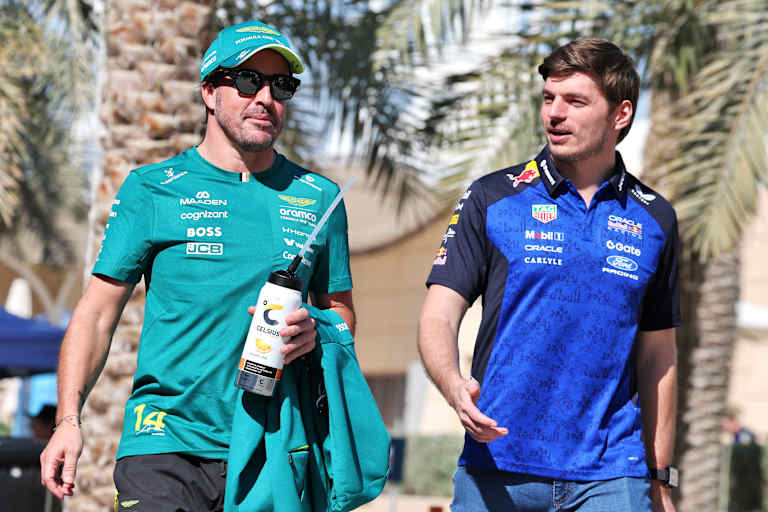 Max Verstappen mit Fernando Alonso
