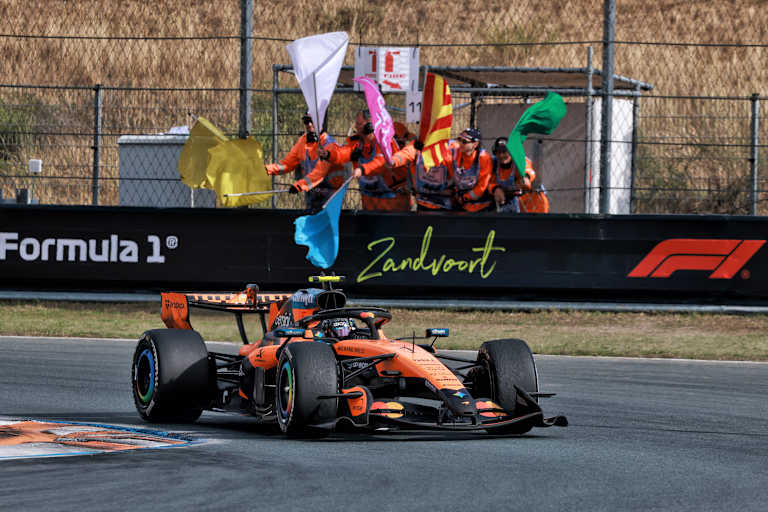 Lando Norris lässt sich als Sieger feiern