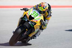 Polesetter David Salvador auf seiner gelben ProDina-Kawasaki