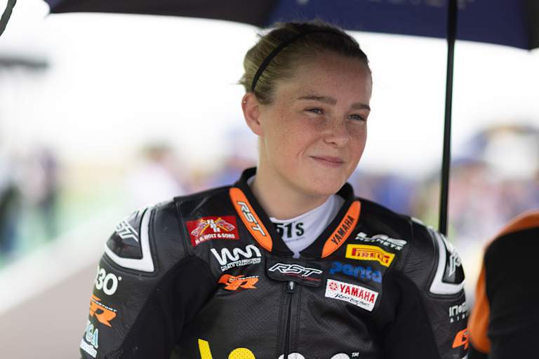 Karriere gerettet: Chloe Jones mit Crescent Yamaha in der WorldWCR 2026