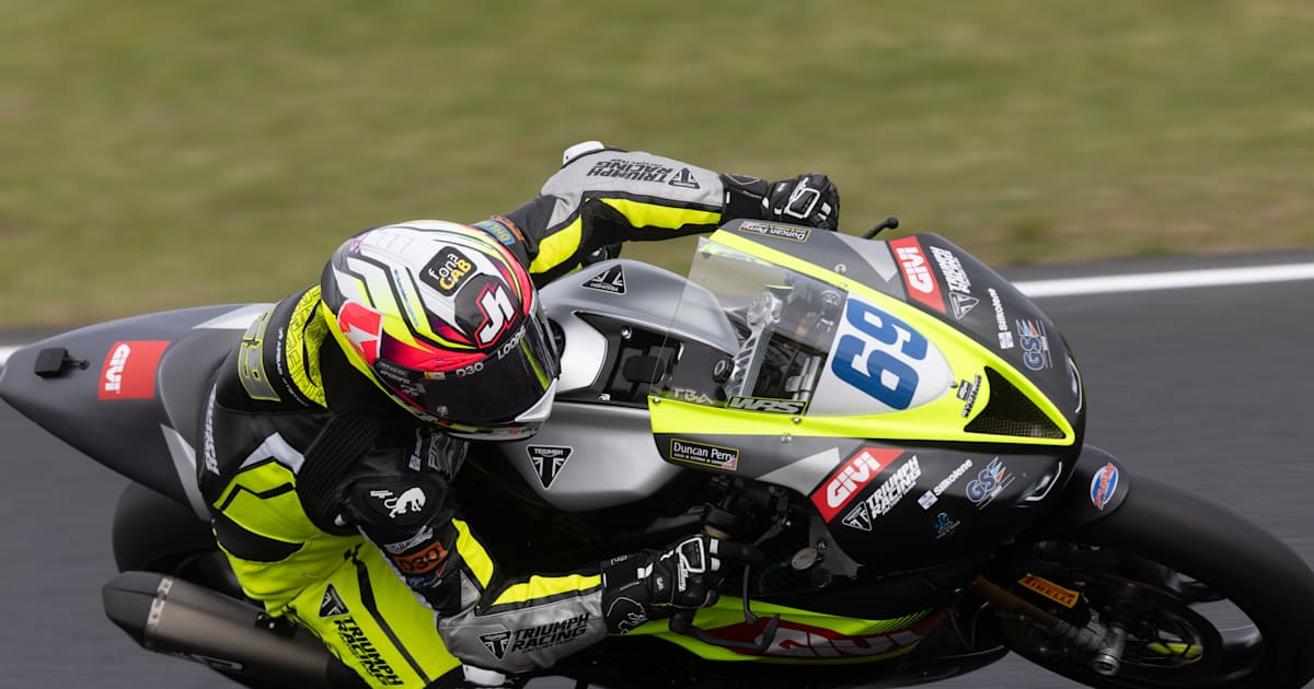 Training-Supersport-WM-Donington-Park-Triumph-vor-Yamaha-ttl-mit-Sturz
