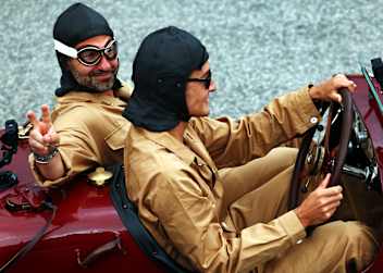 Timo Glock und George Russell im 1924er Targa Florio-Mercedes