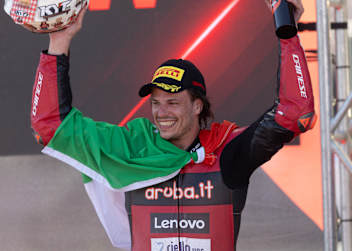 Man sieht Nicolo Bulega die Erleichterung an