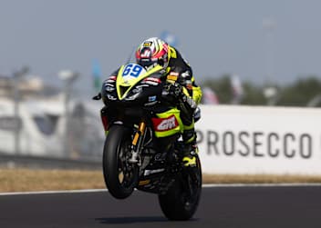 Tom Booth-Amos siegte mit seiner Triumph