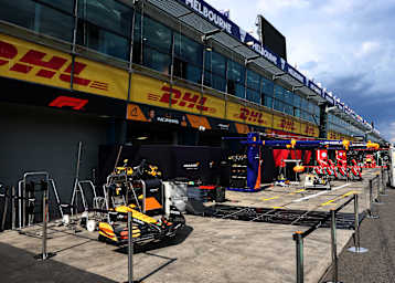 In der Boxengasse des Albert Park Circuit von Melbourne