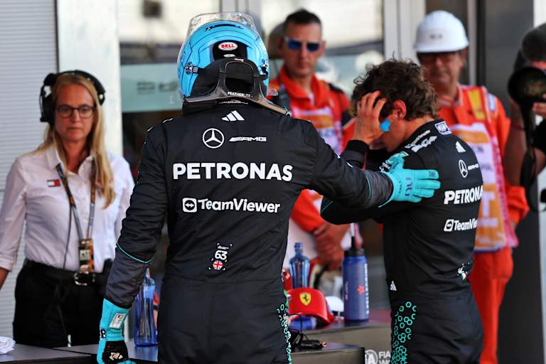 George Russell tröstet Kimi Antonelli