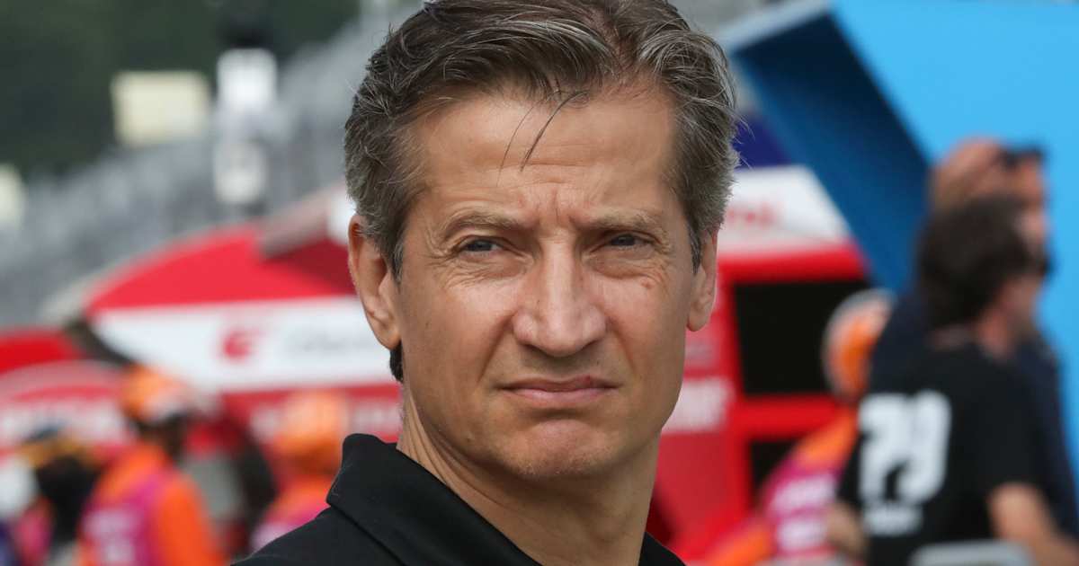 Zweiter-Aprilia-Fahrer-2027-neben-Marco-Bezzecchi-Was-Rennchef-Rivola-sagt