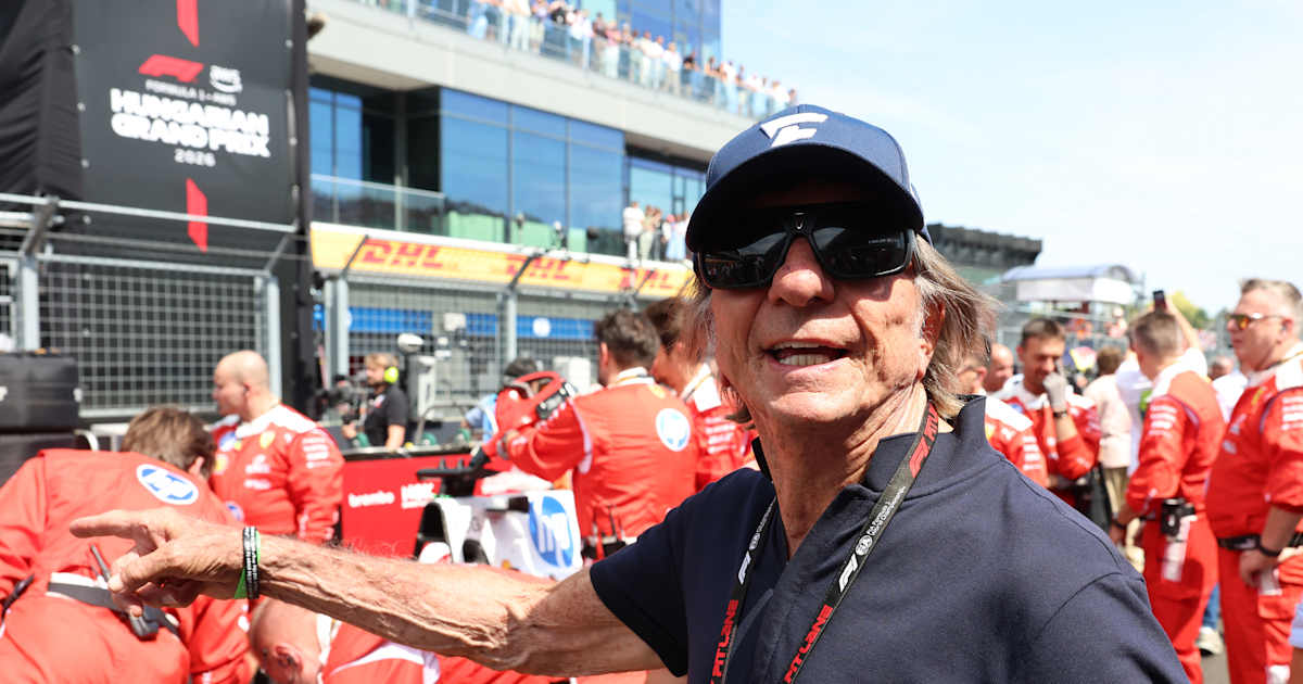 Lewis Hamilton and Ferrari Backed for F1 Title Fight by Legends