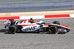 Esteban Ocon im Rennwagen von Haas