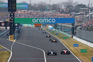 George Russell gegen Charles Leclerc im Japan-GP