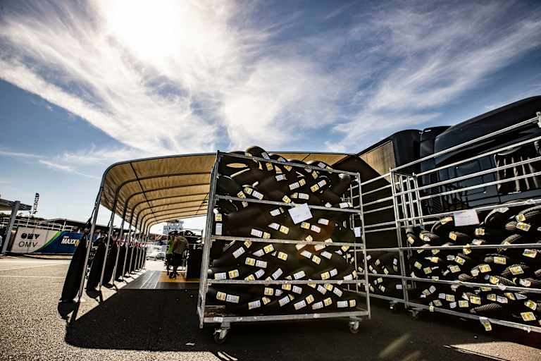 Ohne Reifen fährt es sich schlecht