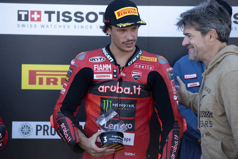 Carlos Checa und Nicolo Bulega trafen sich mehrfach