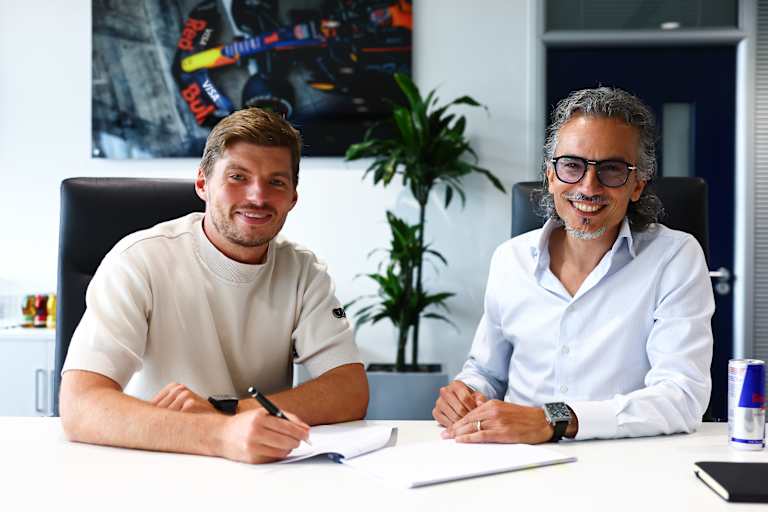 Max Verstappen und Red Bull Racing-Teamchef Laurent Mekies