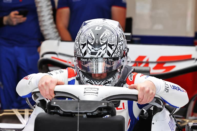Bei den Vorsaison-Tests 2022 in Barcelona sass Mazepin letztmals im GP-Auto