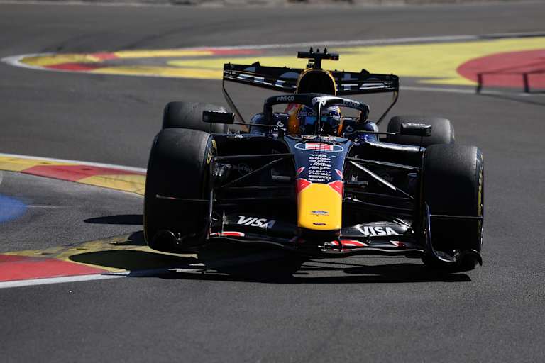 Max Verstappen in seinem Boliden von Red Bull Racing