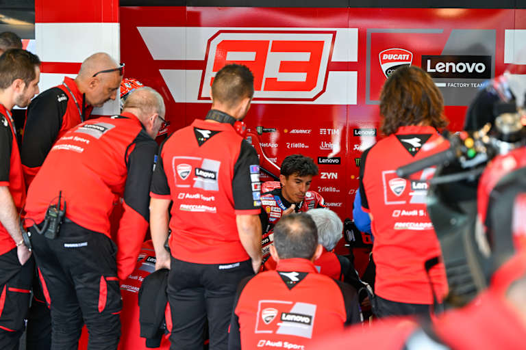 Alle bei Ducati lauschen gebannt, was Marc Marquez zu sagen hat