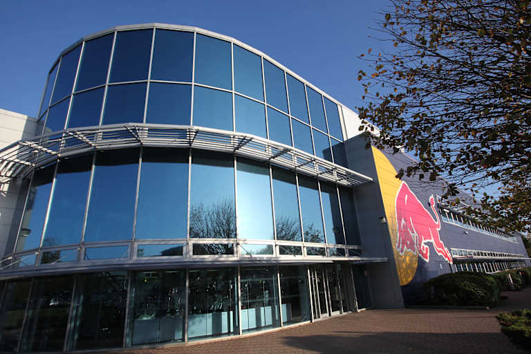 Das Rennwagenwerk von Red Bull Racing in Milton Keynes