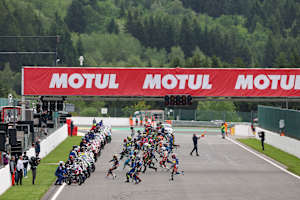 EWC geht los. Reiterberger und Schrötter mitten drin