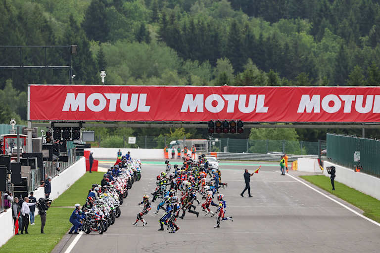 EWC geht los. Reiterberger und Schrötter mitten drin