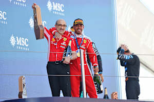Carlo Santi und Lewis Hamilton