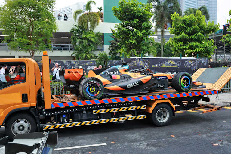 Piastris Auto kam nach dem Sprint-Crash nur mit Hilfe an die Box zurück