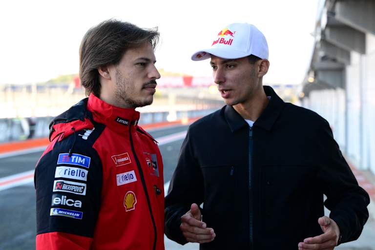 Nicolo Bulega (li.) und Toprak Razgatlioglu