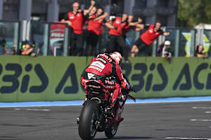 Nicolo Bulega macht in Magny-Cours einmal mehr kurzen Prozess
