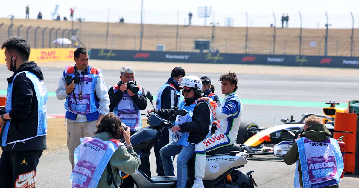 FP1-Ausfall von Arvid Lindblad in China: Racing Bulls Team tappt im ...