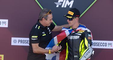 Triumph-Teamchef Simon Buckmaster (li.) mit Tom Booth Amos