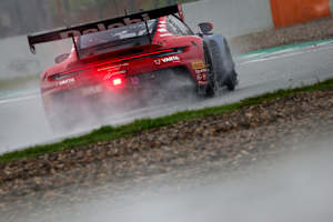 Porsche-Bestzeit im Regen von Barcelona