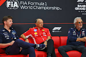 James Vowles (l.) unterstützte Ferrar-Teamchef Fred Vasseur (Briatore r.)
