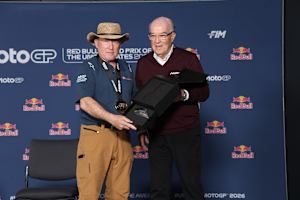 Kenny Roberts mit Carmelo Ezpeleta