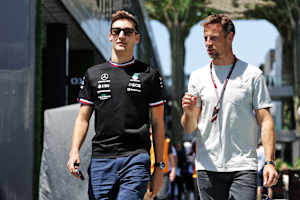 Jenson Button (rechts) mit George Russell