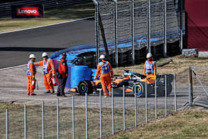 Oscar Piastris McLaren musste abtransportiert werden