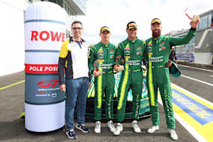 Pole für Aston Martin