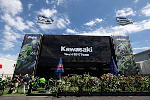 Kawasaki ist im Paddock der Superbike-WM sehr präsent