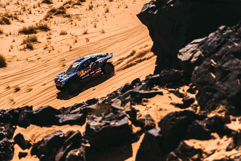 Matthias Ekström im Ford Raptor auf dem Weg zum Sieg der vierten Etappe