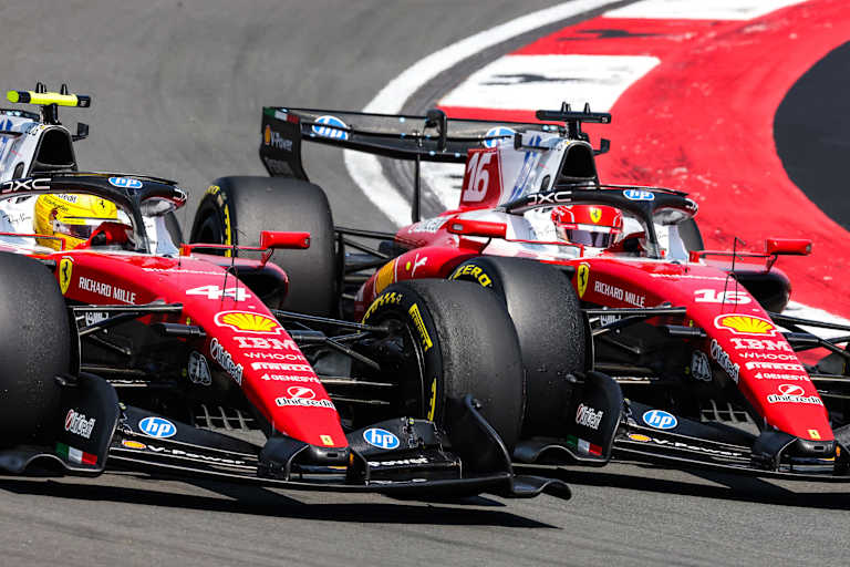 Lewis Hamilton und Charles Leclerc in China