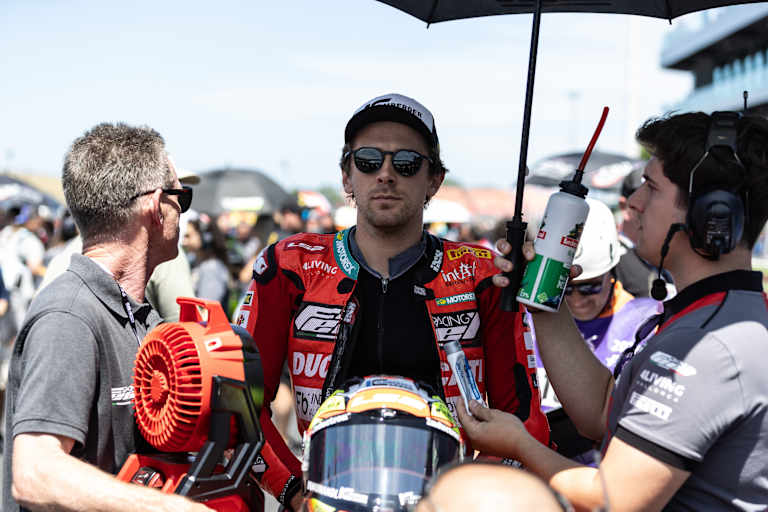 Philipp Öttl (Mitte) weiß noch nicht, was in Misano am Sonntag schieflief