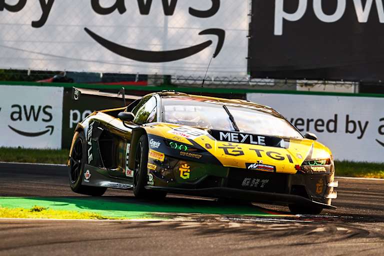 Sandy Mitchell startet auf dem Nürburgring im Grasser Lamborghini
