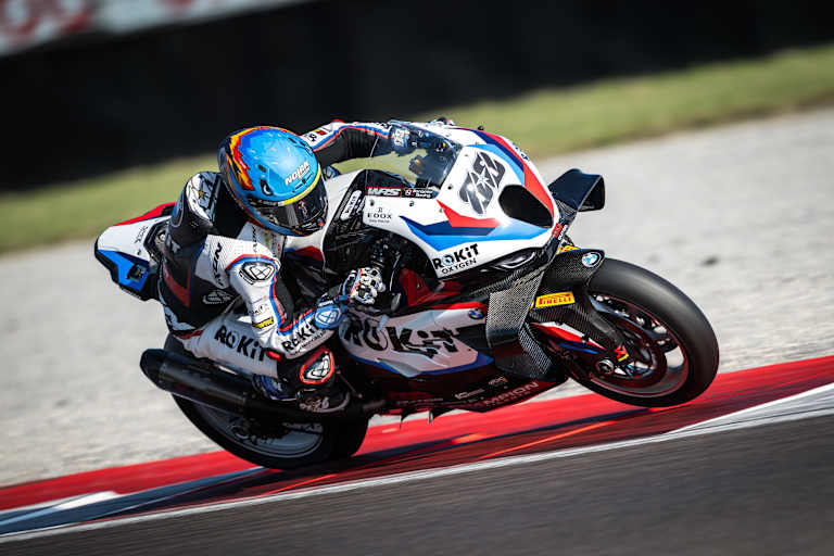 Die BMW M1000RR gibt den Fahrern aktuell zu wenig Feedback