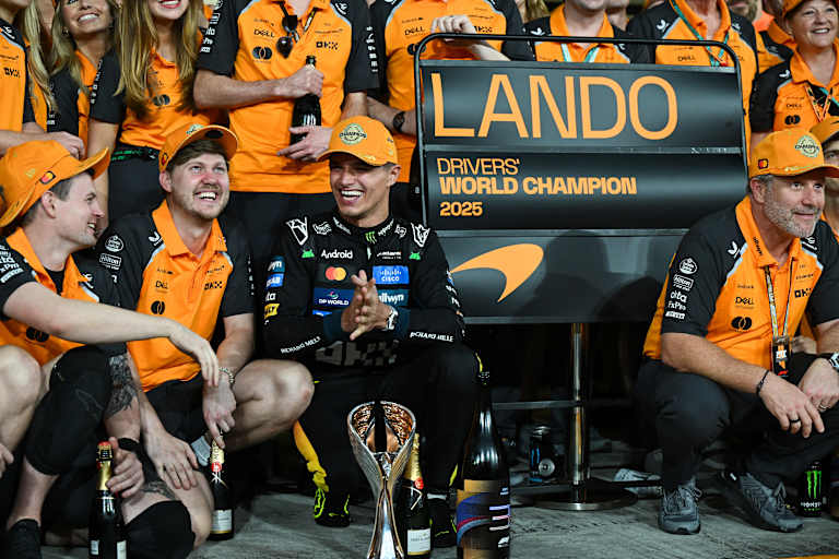 Lando Norris feiert in Abu Dhabi seinen WM-Titel