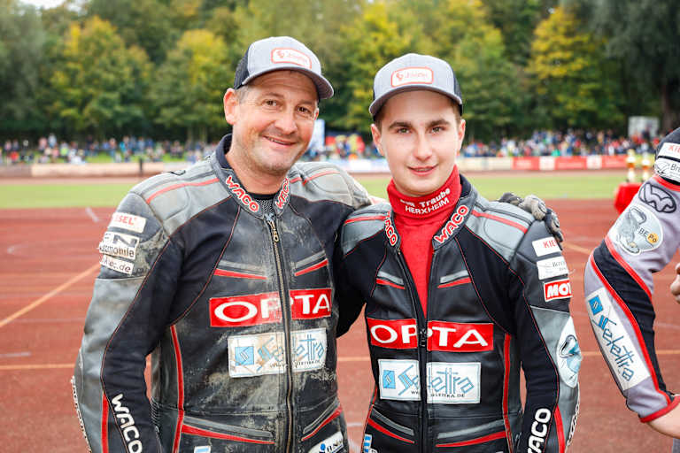 Immel Schramm (li.) mit neuem Beifahrer Mika Bacher